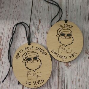Christmas Ornamemt Set 2.. 67 .. Santa Vibe North Pole New